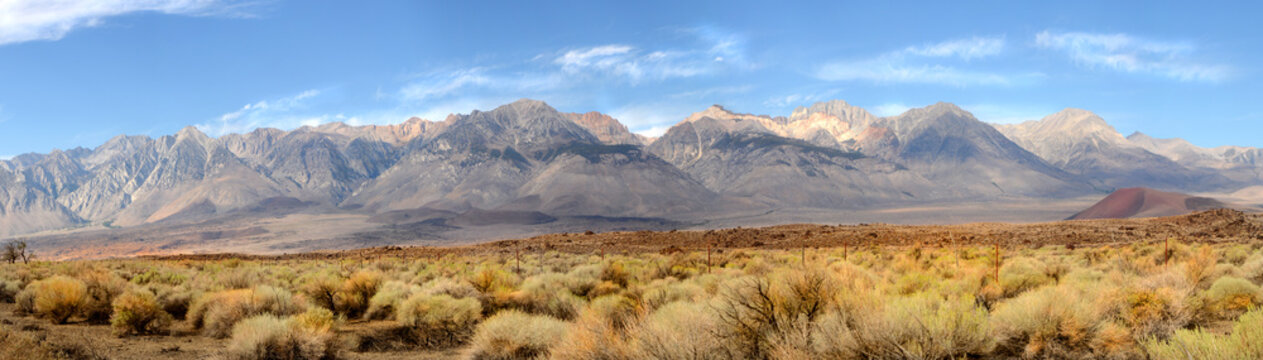 Fototapeta Panorama of the southern tip of the Sierra Nevada Mountains loca