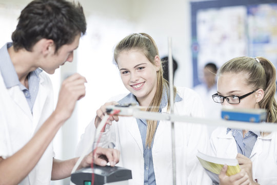 Students in physics class working together