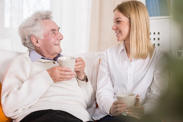 Volunteer in care home