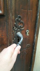 Naklejka premium Ouvrir une porte
