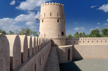 Jalan Bani Bu Hassan Fort
