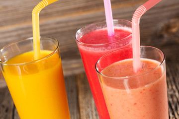 verschiedene frische Säfte