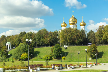 Успенский собор. Ярославль. Вид с парка Стрелка. © pablofilatelly