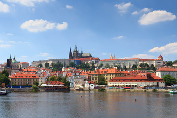 Obraz premium View towards Prague Castle and Mala Strana (Lesser Town)