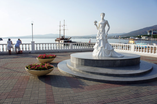 Voyaga etgan ayolning fotosuratlari