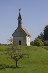 Kapelle auf dem Hügel, ländliche Gegend