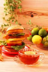 ハンバーガーと紅茶