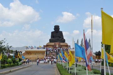 タイ　ワットファイモンコン寺のルアンポートゥア像