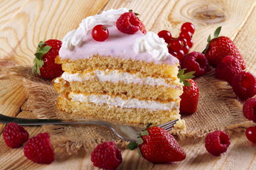 Torta ai frutti rossi