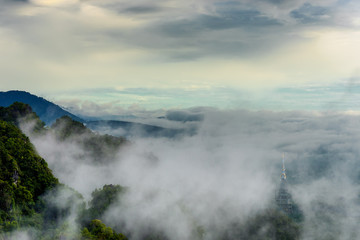 Obraz premium Fog over mountain in morning