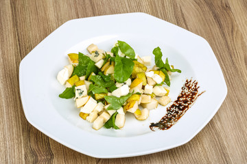 Pear and cheese salad