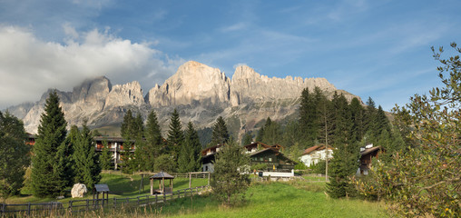 Fototapeta na wymiar view of small village in the Italian Dolomites
