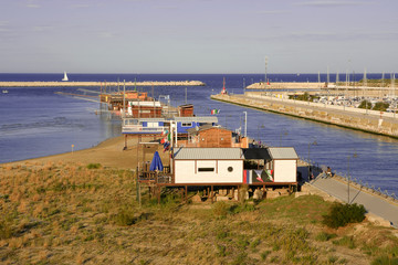 Obraz premium Fishinghouse on Pescara harbour