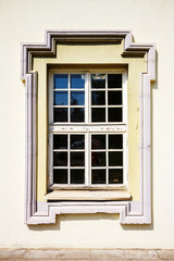Fototapeta na wymiar Wall with window