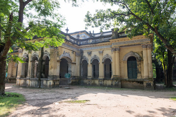 Obraz premium Natore, Bangladesh - September 29, 2015: Natore Rajbari (also known as Pagla Raja's Palace, Natore Palace) was a prominent royal palace in Natore, Bangladesh. 