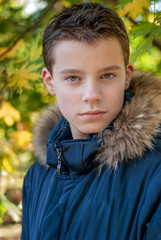 Подросток с целеустремленным взлядом