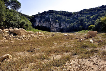 The bed of the river Gardon completely dry