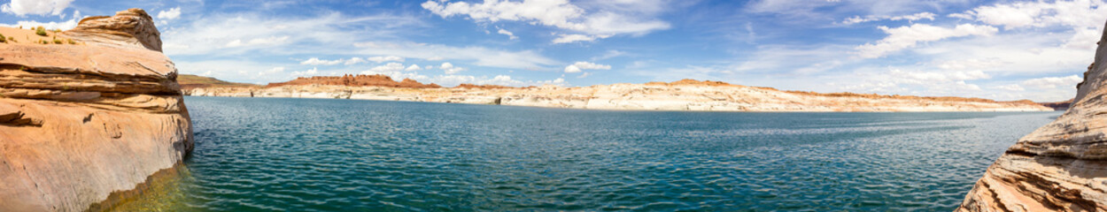 Fototapeta na wymiar Lake Powell Panorama
