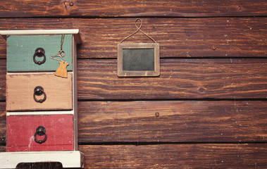 Frame and cabinet with chainlet