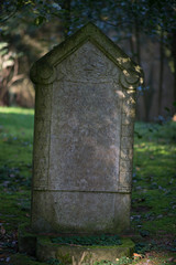 Grabstein  I WK   auf dem Waldfriedhof