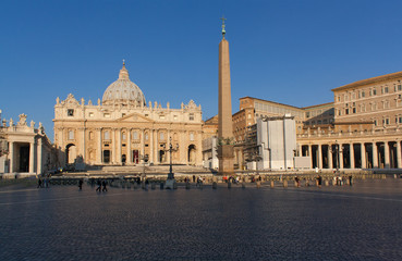Fototapeta na wymiar VATICAN CITY, VATICAN: The Square and the Basilica of St. Peter in Rome, the early morning of October 03, 2012