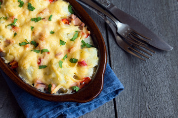 Cauliflower and cheese gratin