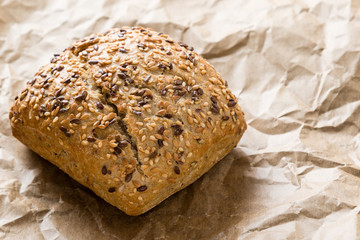 brown sandwich bun