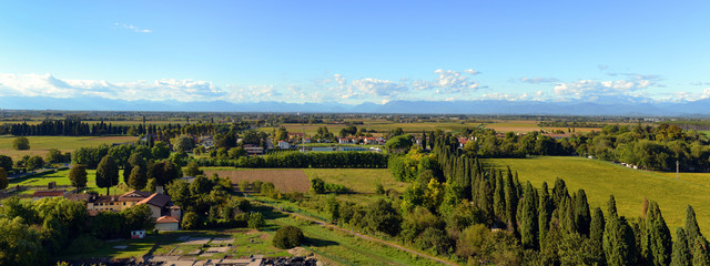 Aquileia - widok na okolicę z wieży dzwonów