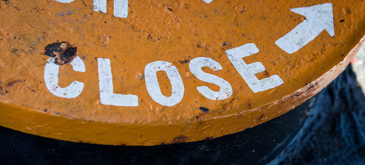 iron close arrow