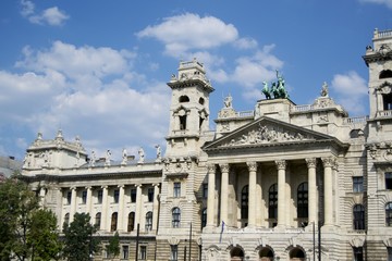 Building behind Hungarian Parliament