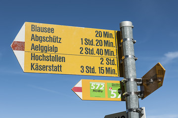 Wanderwegweiser auf Melchsee-Frutt , Obwalden, Schweiz