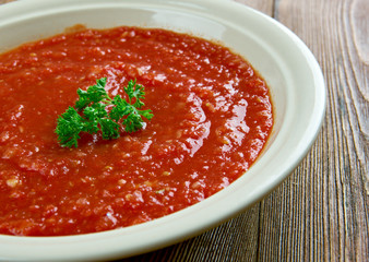 Soup of roasted tomatoes and onions
