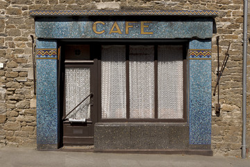 café abandonné
