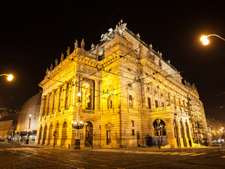 Fototapeta na wymiar National Theater in Prague