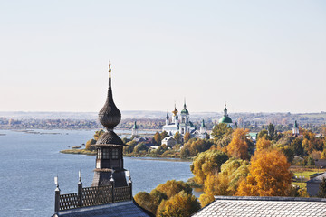 Fototapeta premium Rostov Veliky, a view of the Spaso-Yakovlevsky Monastery from Rostov Kremlin in early morning
