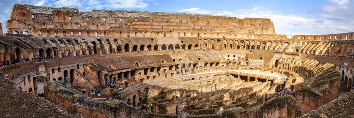 Obraz na płótnie Canvas Interior of The Colosseum (Coliseum) also