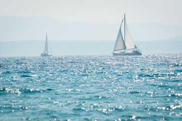 Fototapety  Jacht żaglowy na morzu