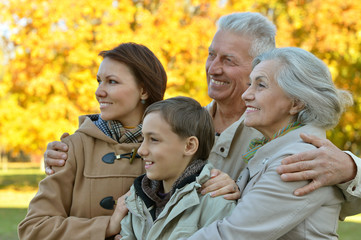 Fototapeta premium smiling family in park