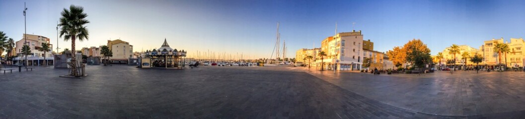 Fototapeta na wymiar Port de plaisance du Cap d'Agde