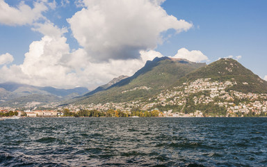 Lugano, Stadt, Altstadt, See, Luganersee, Seeufer, Uferstrasse, Monte Bre, Aussichtsberg, Schifffahrt, Seerundfahrt, Herbst, Tessin, Schweiz