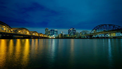 Obraz premium 大阪の夜景 淀川から見た梅田