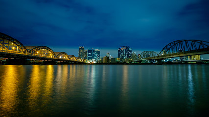 Obraz premium 大阪の夜景 淀川から見た梅田