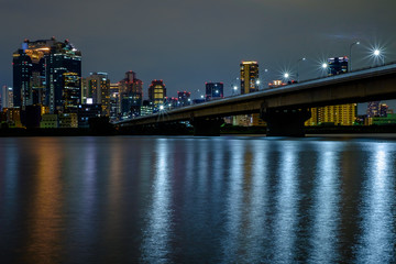 Fototapeta na wymiar 大阪の夜景 淀川から見た梅田