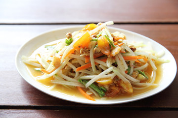 Green papaya salad