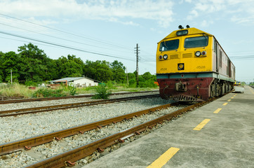 Obraz premium Trains and railway tracks in the daytime.