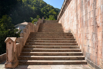 escaleras de piedra