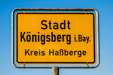 Ortstafel Königsberg in Bayern