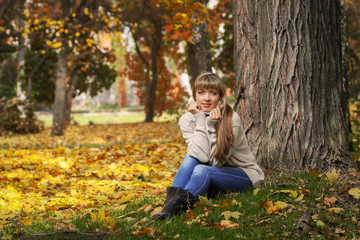 girl in autumn park