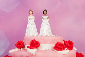 Wedding cake with lesbian couple