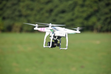 Flug einer Drohne / Quadrocopter
